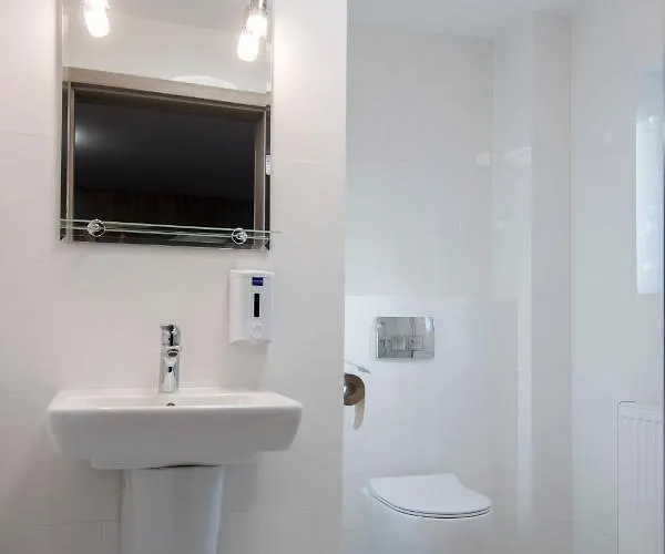 Western Hills בית אירוח